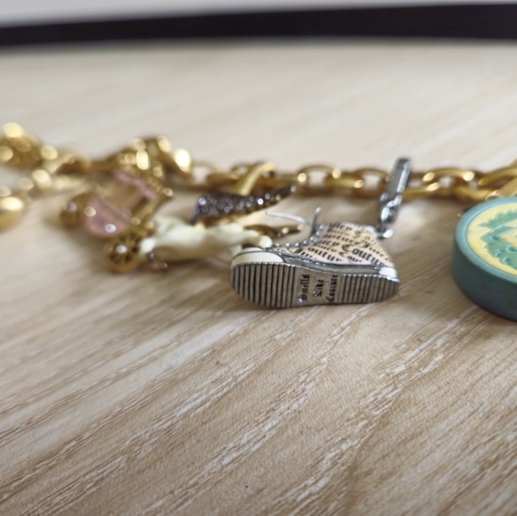 Juicy Couture Vintage Charm Bracelet 5 charms included - Picture 3 of 8